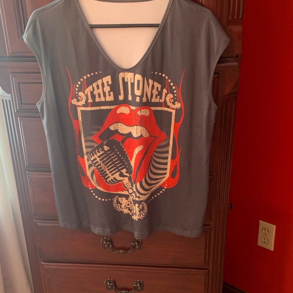 Gray Graphic Tee with Red and White Design